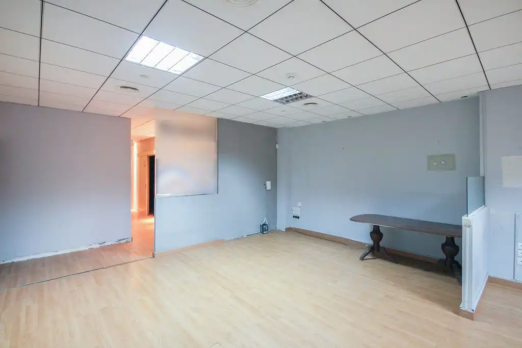 Business premises for sale in C/ Joan Llaverias, imagen 8