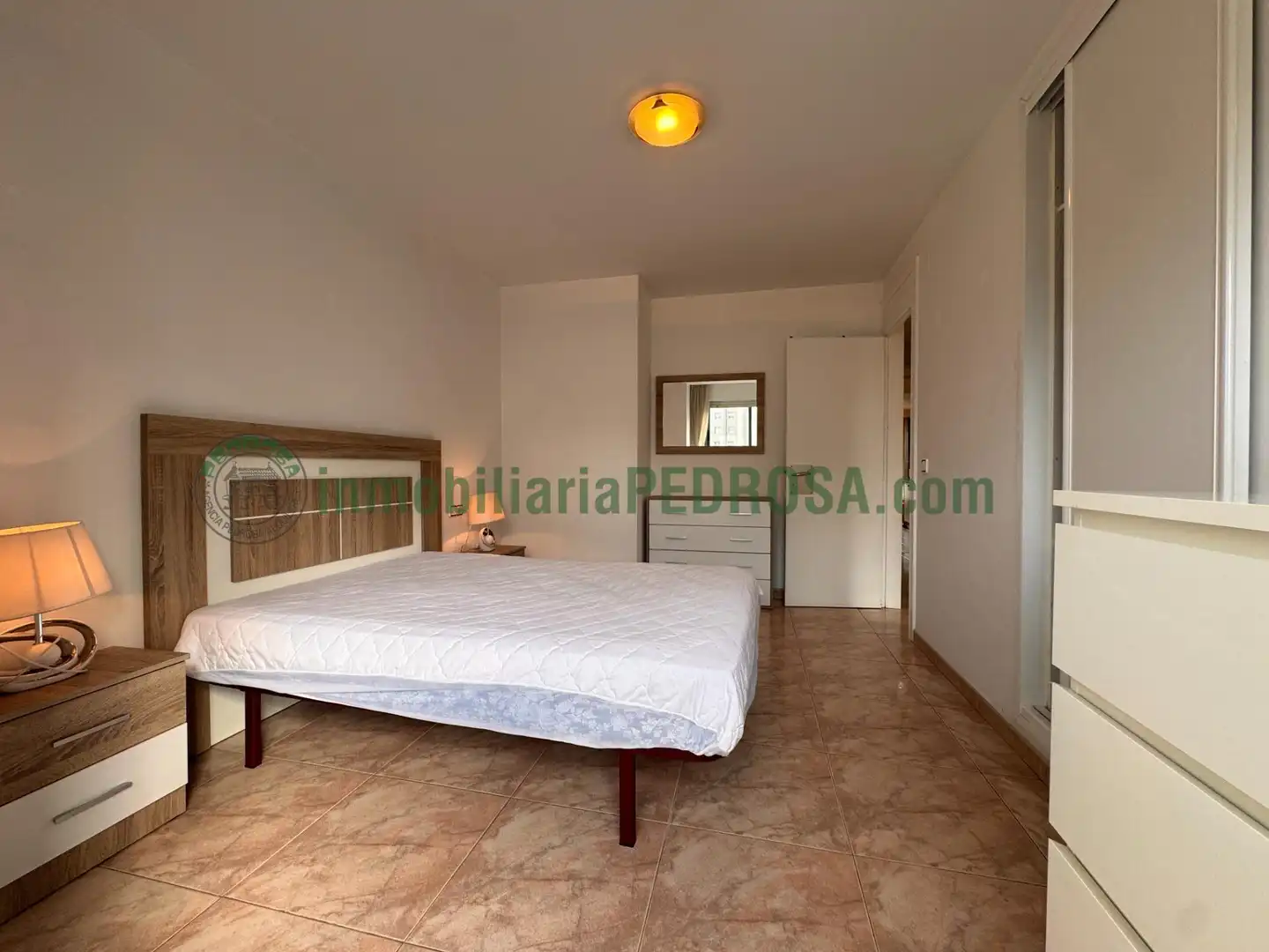 Schlafzimmer von Wohnungen zum Verkauf in Pontevedra Capital  mit Heizung und Möbliert