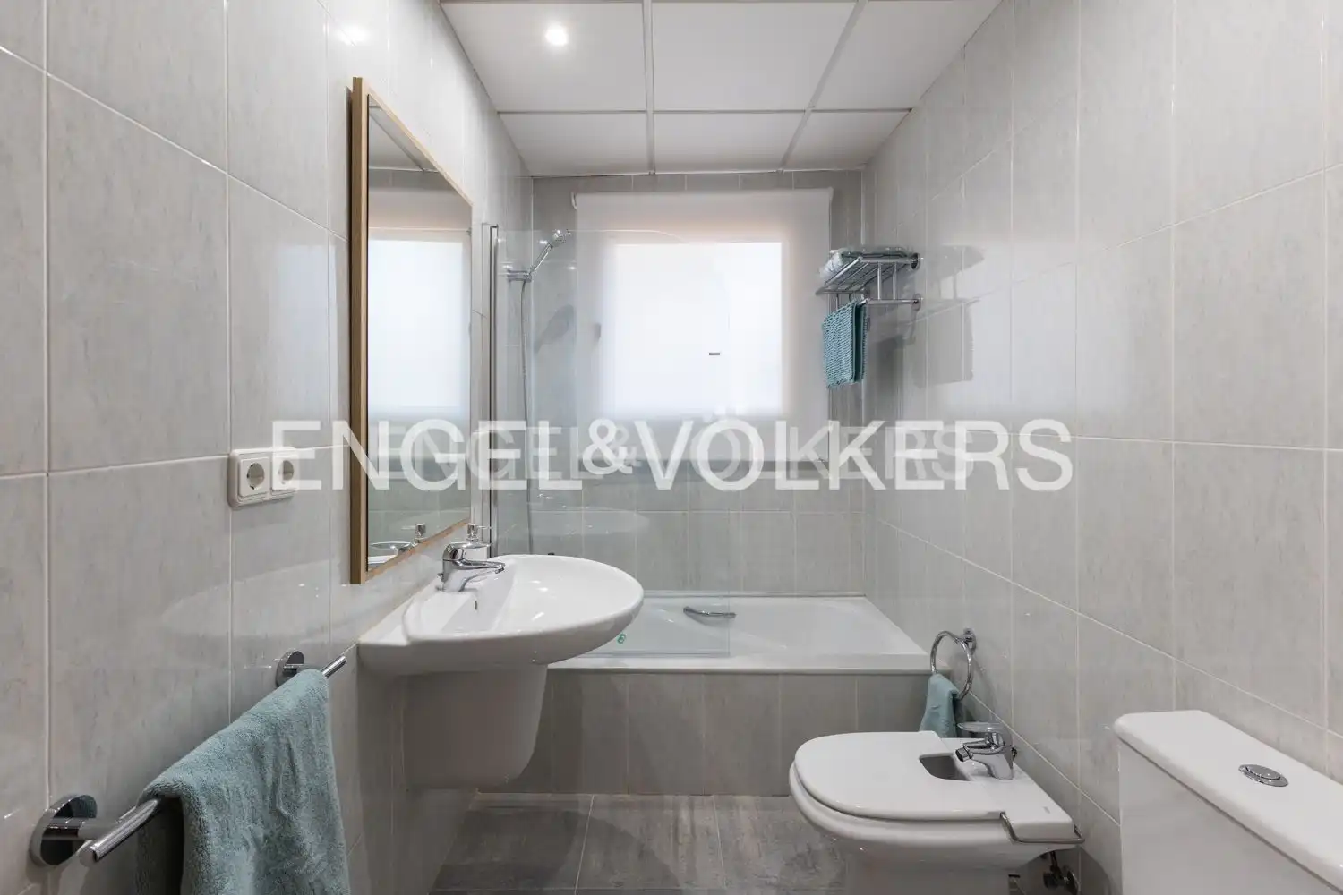 Baño de Dúplex de alquiler en Alzira con Aire acondicionado, Calefacción y Terraza