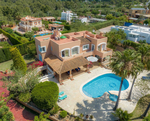 Vista exterior de Casa o xalet en venda en Santa Eulària des Riu amb Aire condicionat, Calefacció i Jardí privat