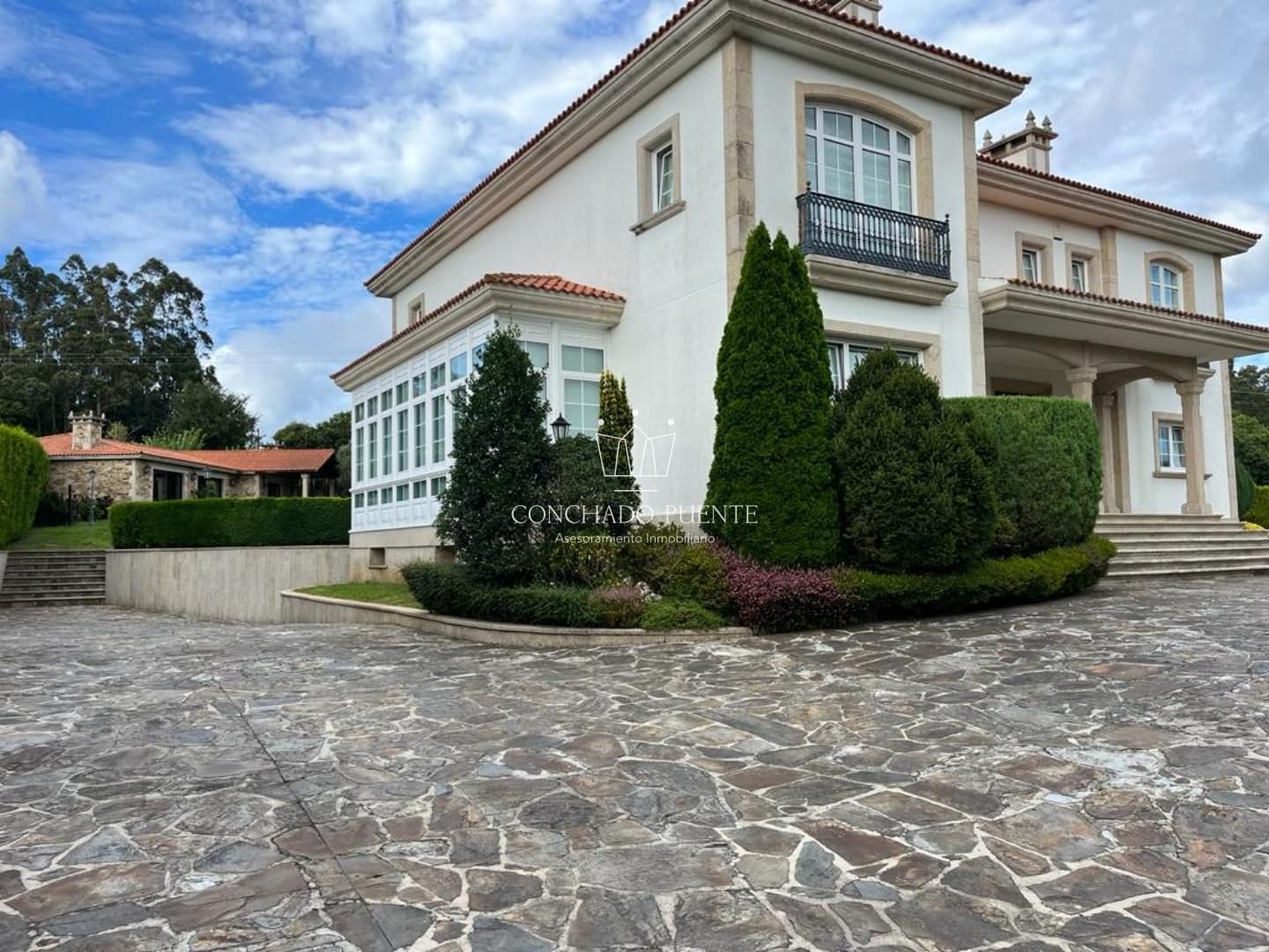 Exterior view of House or chalet for sale in A Laracha    with Private garden