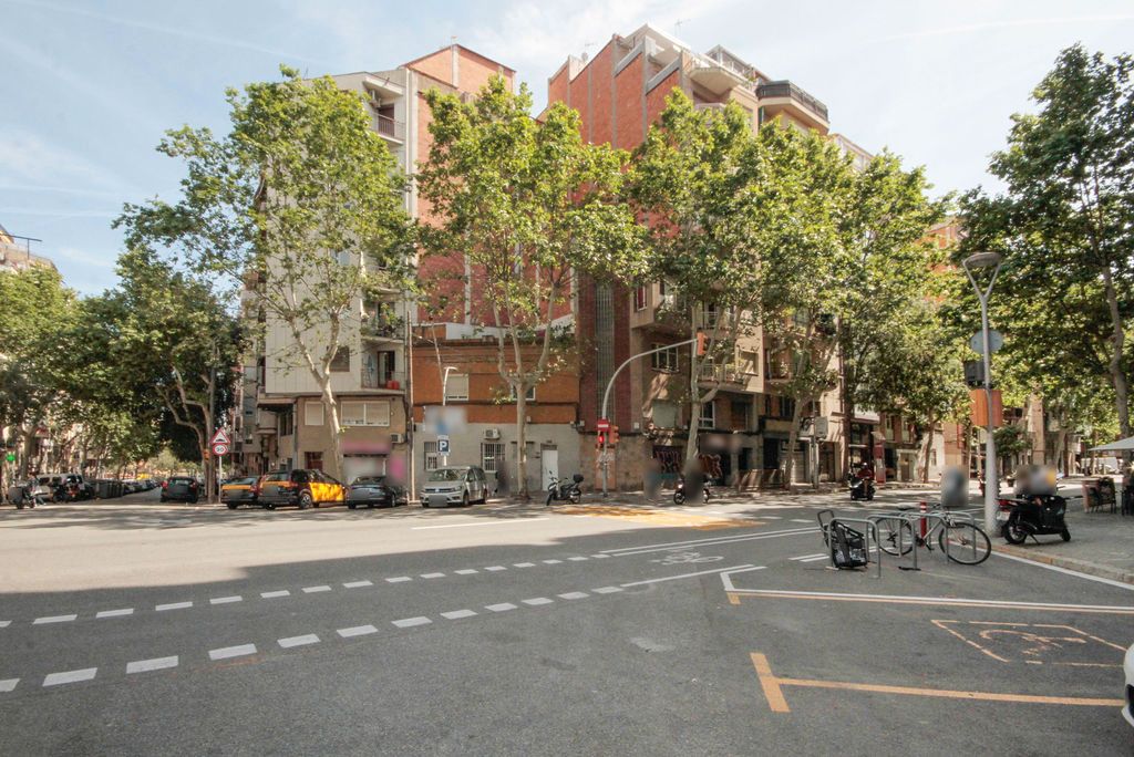 Exterior view of Building for sale in  Barcelona Capital