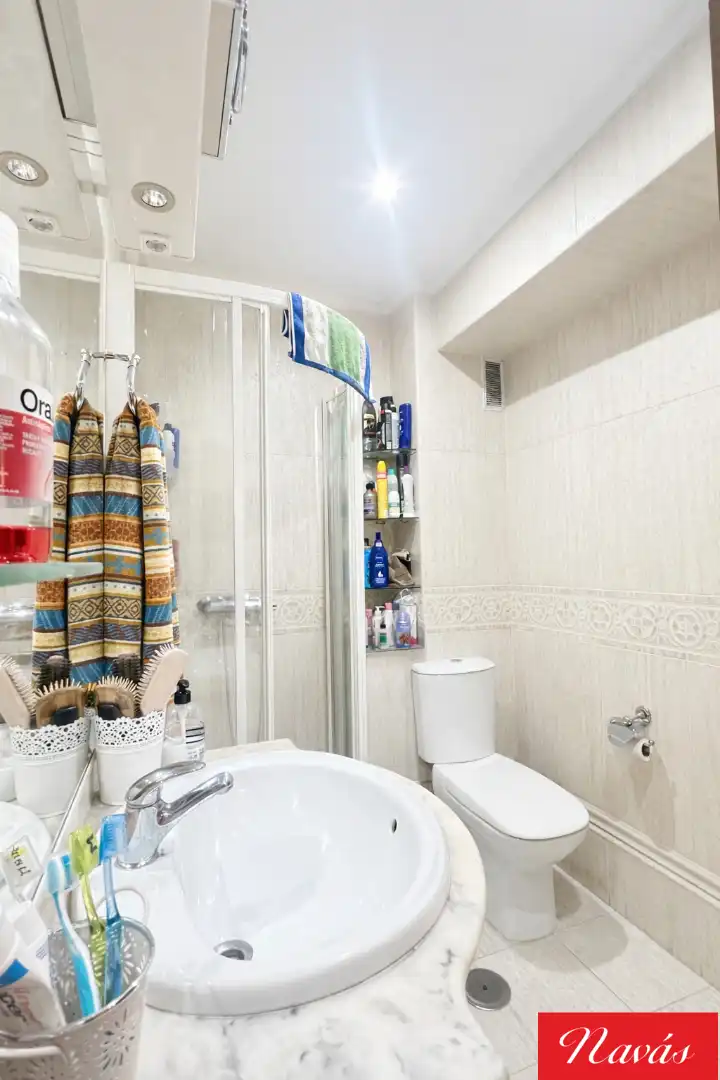Bathroom of Flat for sale in Vigo   with Heating, Parquet flooring and Storage room