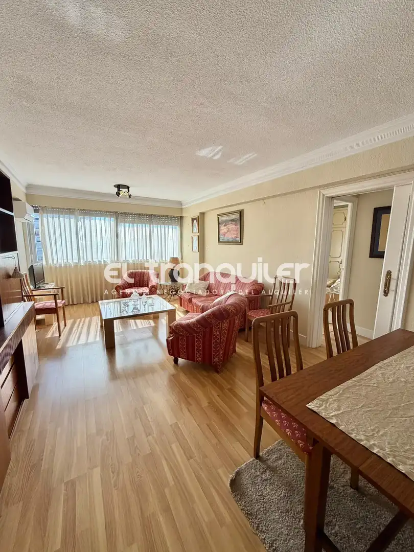 Sala de estar de Piso de alquiler en Madrid con Aire acondicionado, Terraza y Amueblado
