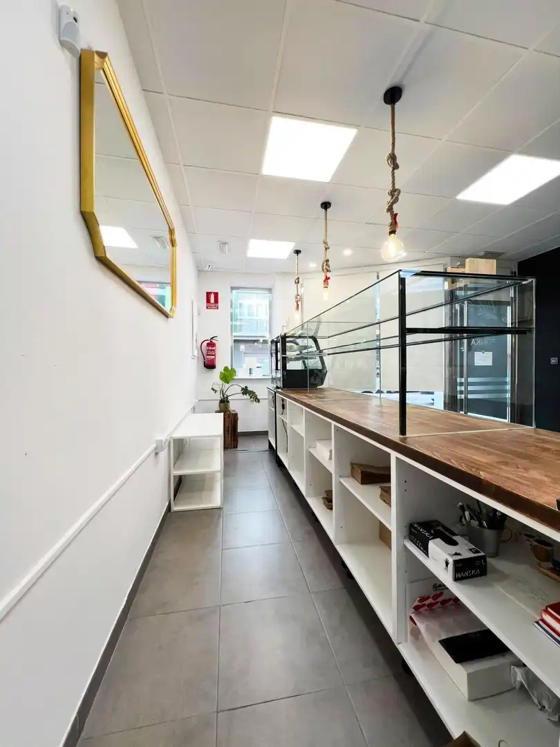 Business premises for sale in DR GMNEZ CANGA ARGUELLES, imagen 7