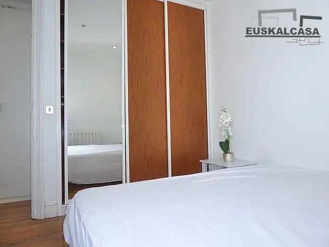 Habitación de Piso en venta en Bilbao  con Calefacción y Balcón