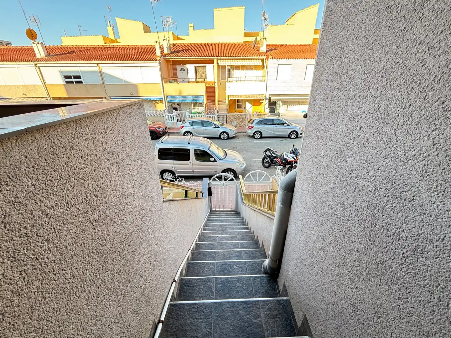 Aparcament de Apartament en venda en Torrevieja amb Aire condicionat, Terrassa i Internet