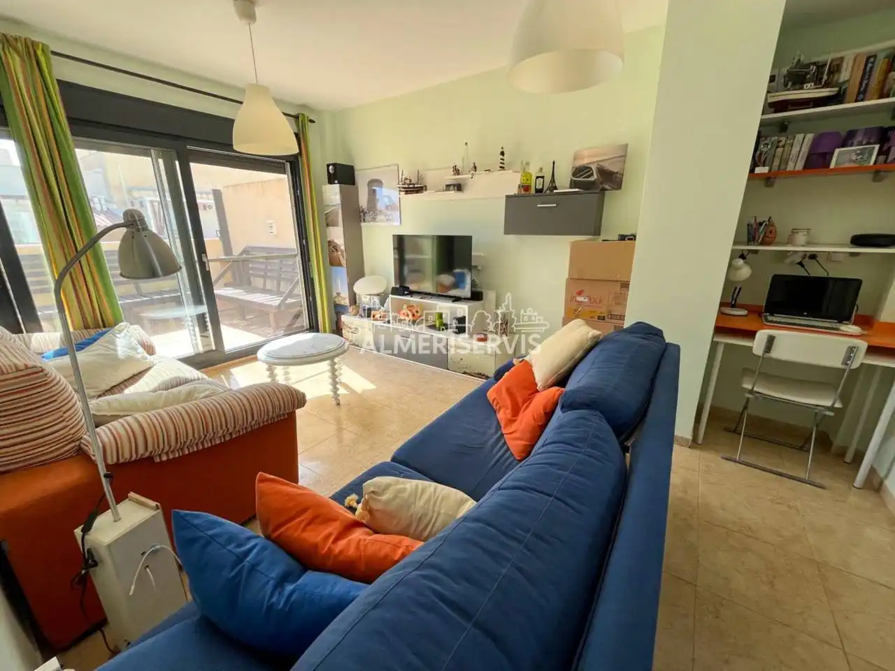 Sala d'estar de Àtic en venda en El Ejido amb Aire condicionat, Terrassa i Traster