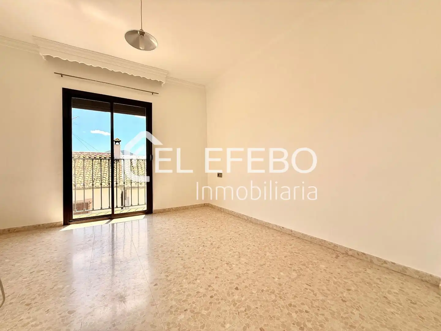 Vista exterior de Casa o xalet de lloguer en Antequera amb Aire condicionat, Calefacció i Terrassa