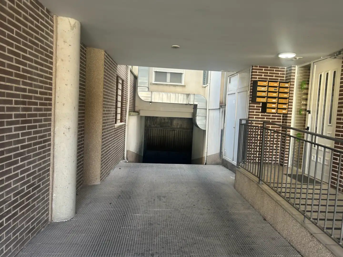 Parking de Piso en venta en Valladolid con Calefacción, Terraza y Trastero