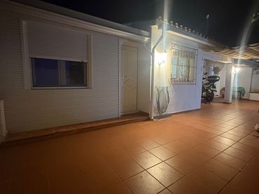 Maison mitoyenne avec piscine à vendre à Las Marinas / Les Marines