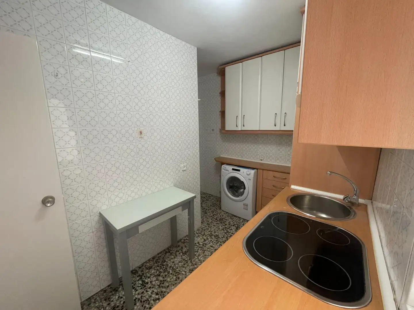 Cuina de Pis de lloguer en Madrid amb Parquet i Terrassa