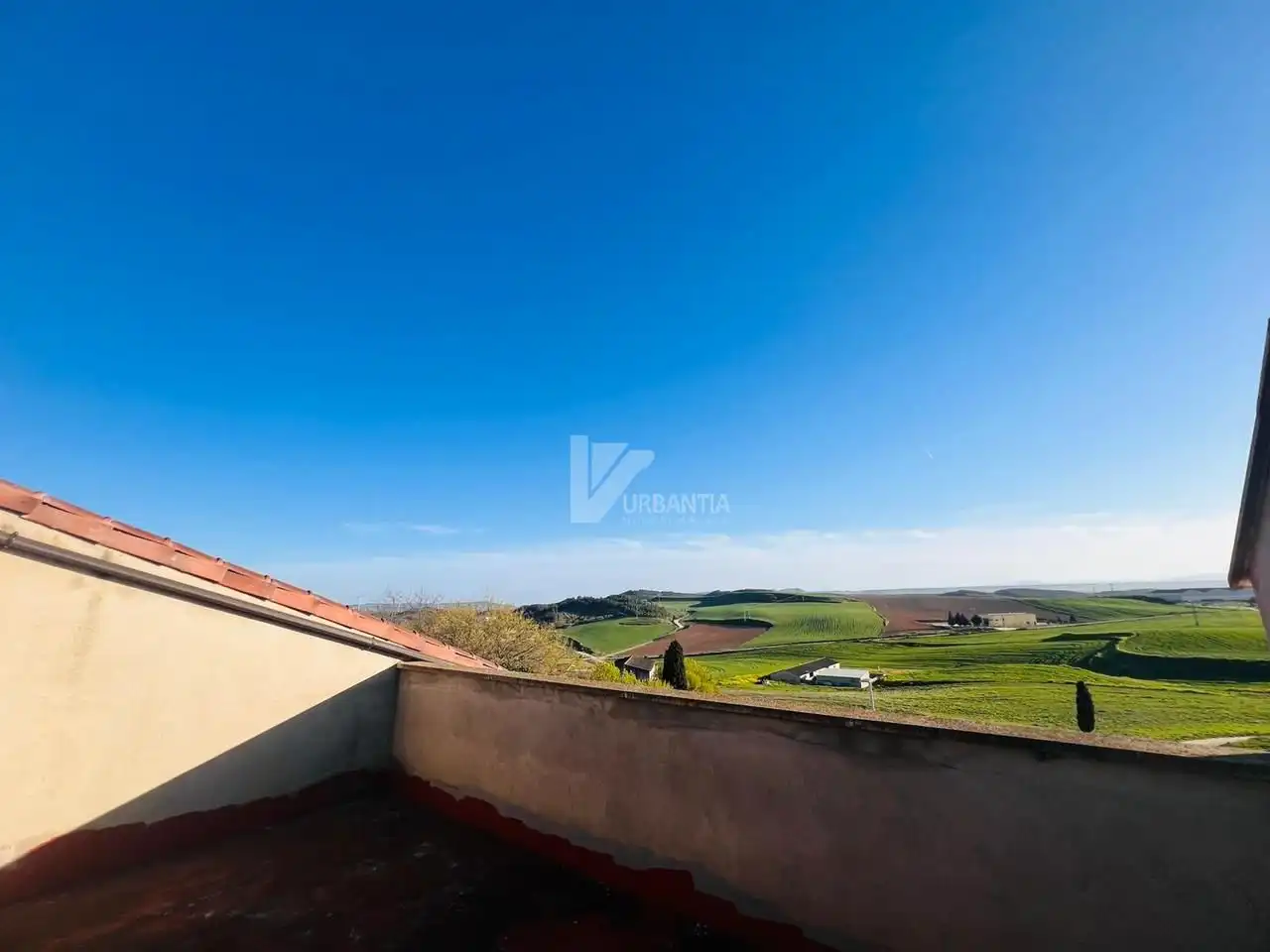 Casa adosada en venda en Larraga amb Terrassa i Balcó