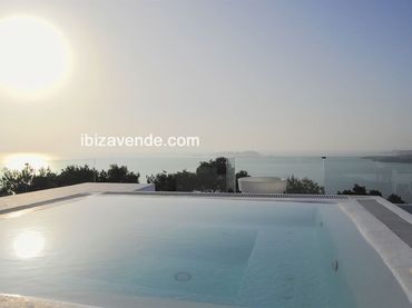 Chalet con piscina en venta en Dalt