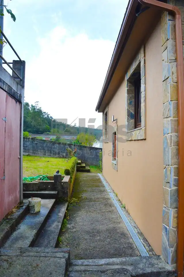 Jardí de Casa o xalet en venda en Zas amb Calefacció, Jardí privat i Traster