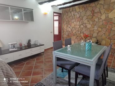 Casa rustica con balcone in vendita a Calle Plato 10