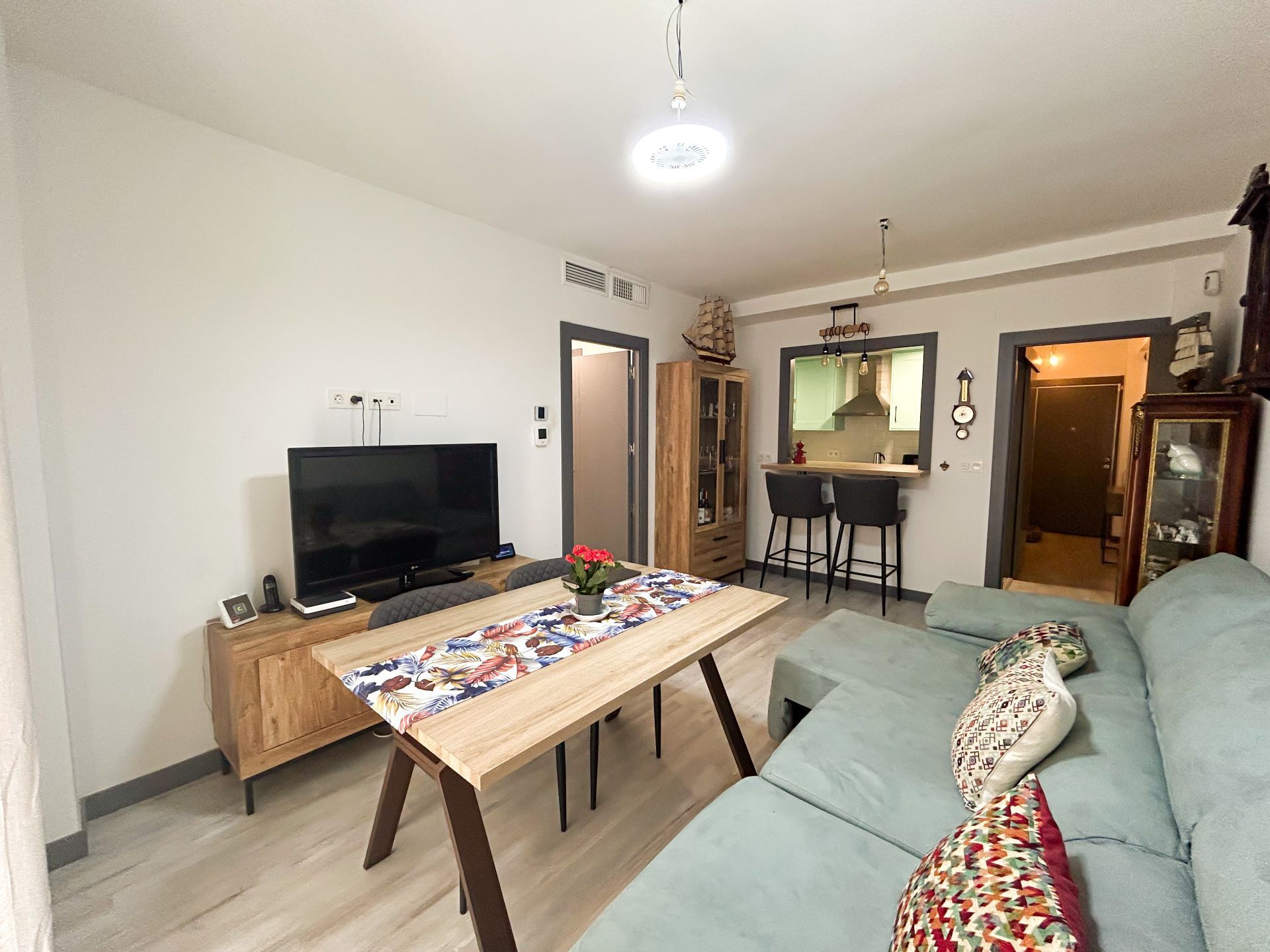 Sala d'estar de Pis en venda en  Granada Capital amb Calefacció i Terrassa