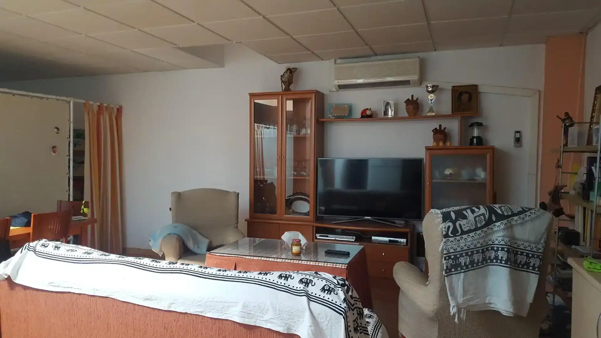 Sala de estar de Loft en venta en Pedro Abad con Aire acondicionado, Parquet y Amueblado