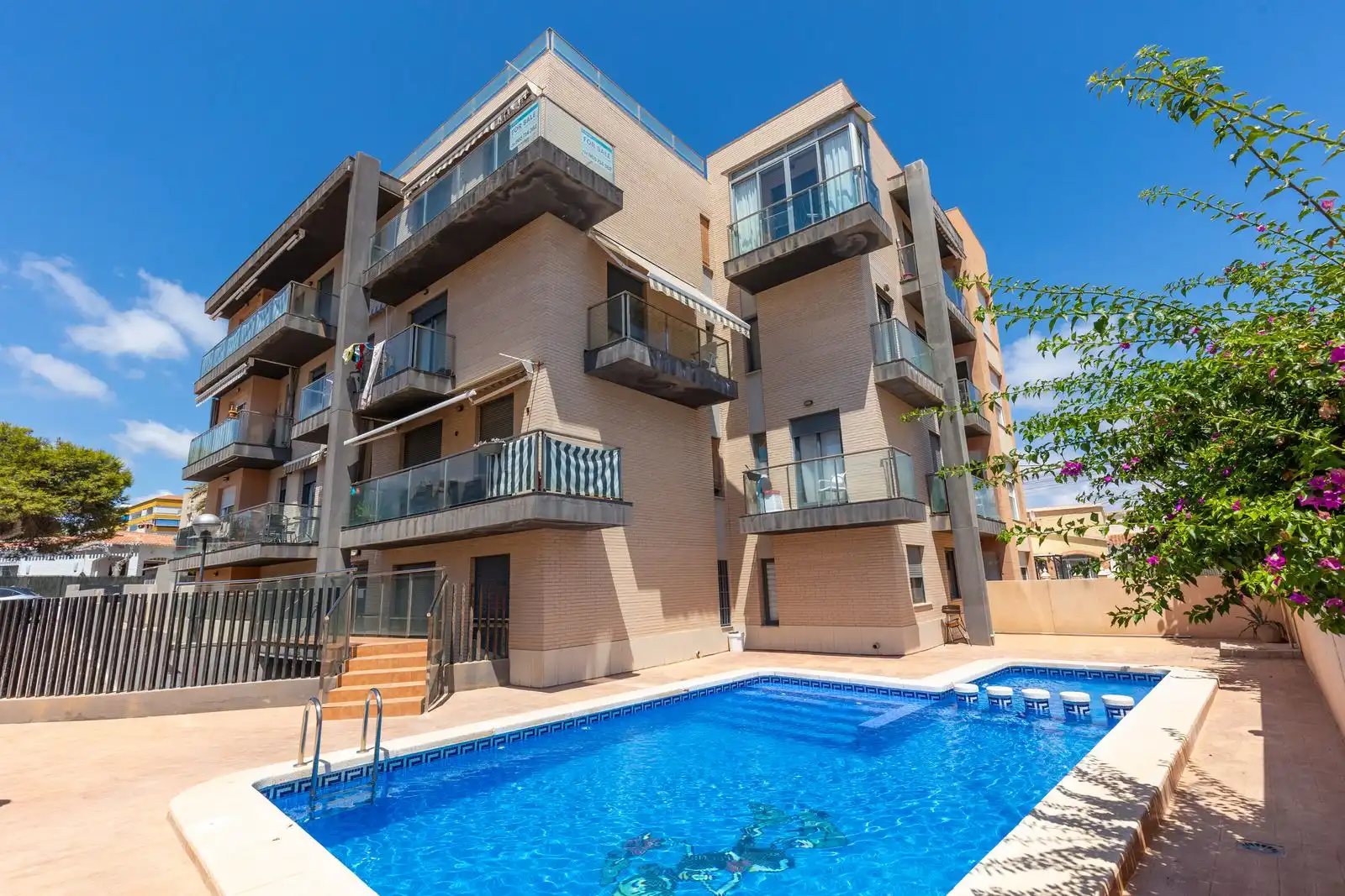 Apartament amb terrassa en venda a Calle Calle Pleamar, imagen 2