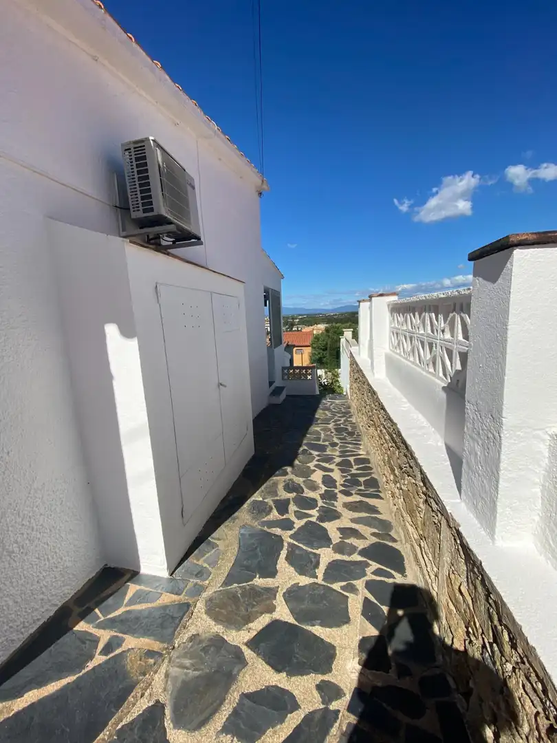 Terrassa de Casa o xalet en venda en Roses amb Aire condicionat, Calefacció i Jardí privat
