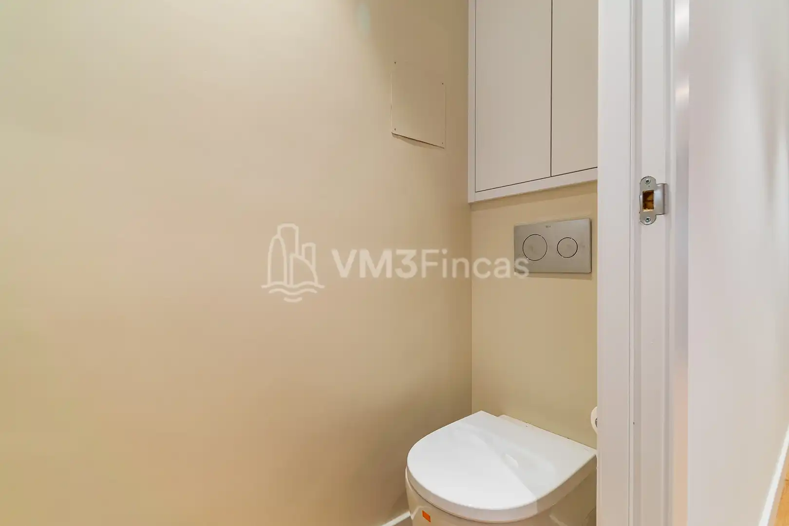 Badezimmer von Wohnung zur Miete in Barcelona mit Klimaanlage, Heizung und Terrasse
