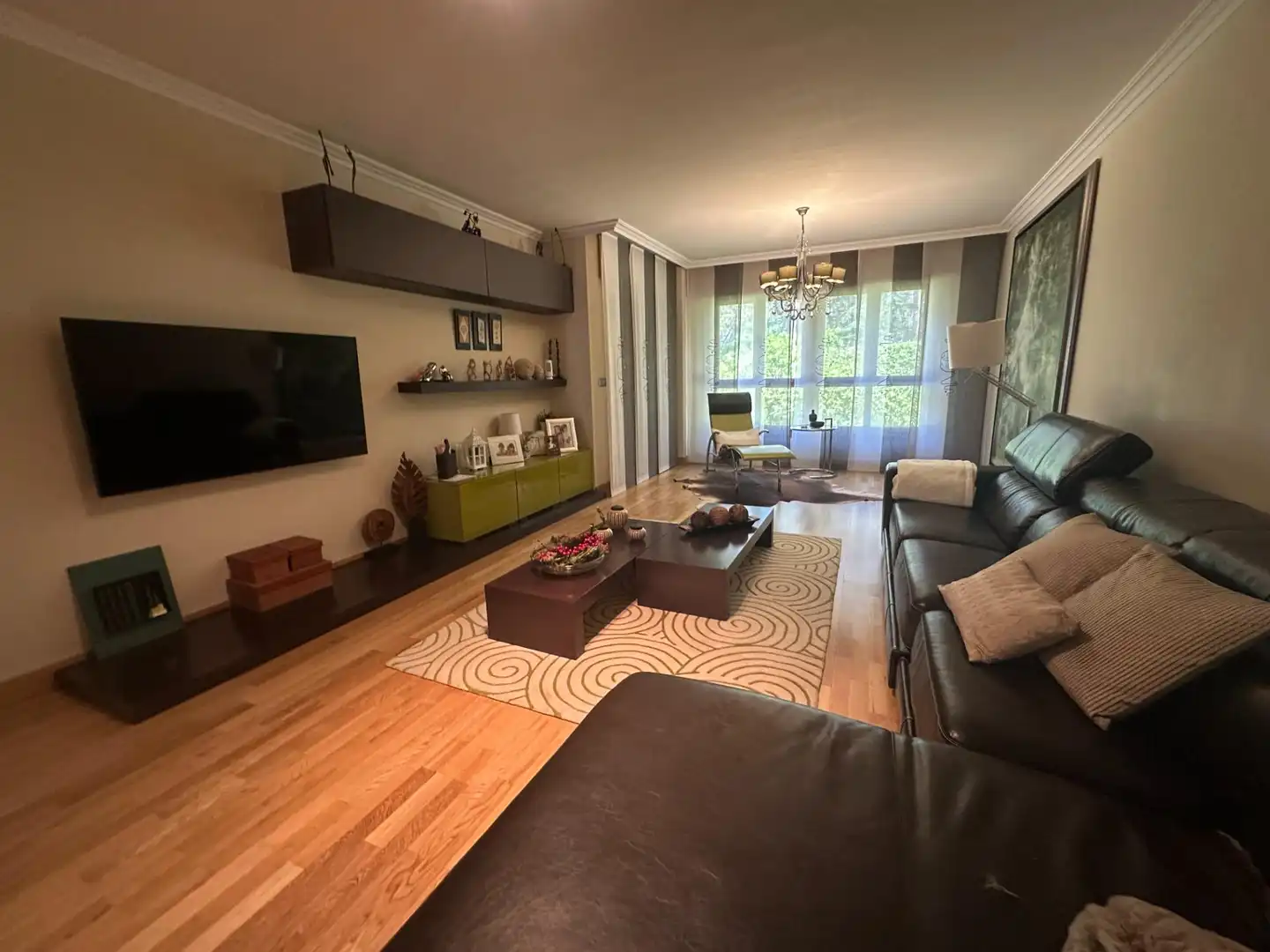 Sala de estar de Casa o chalet en venta en Jaca con Calefacción, Jardín privado y Parquet