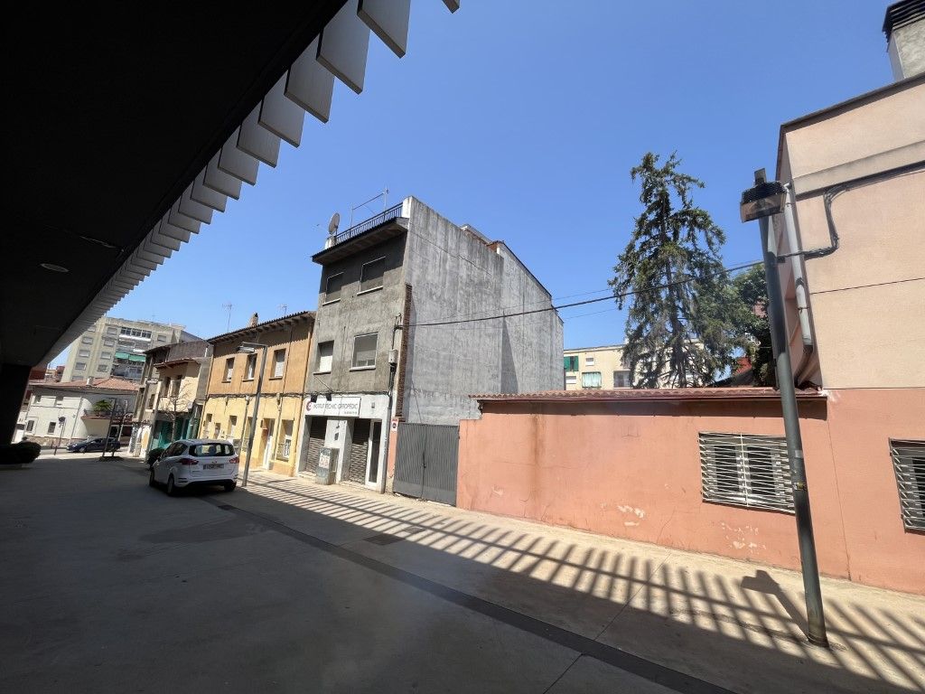 Building for sale in N/A, Col.legis Nous