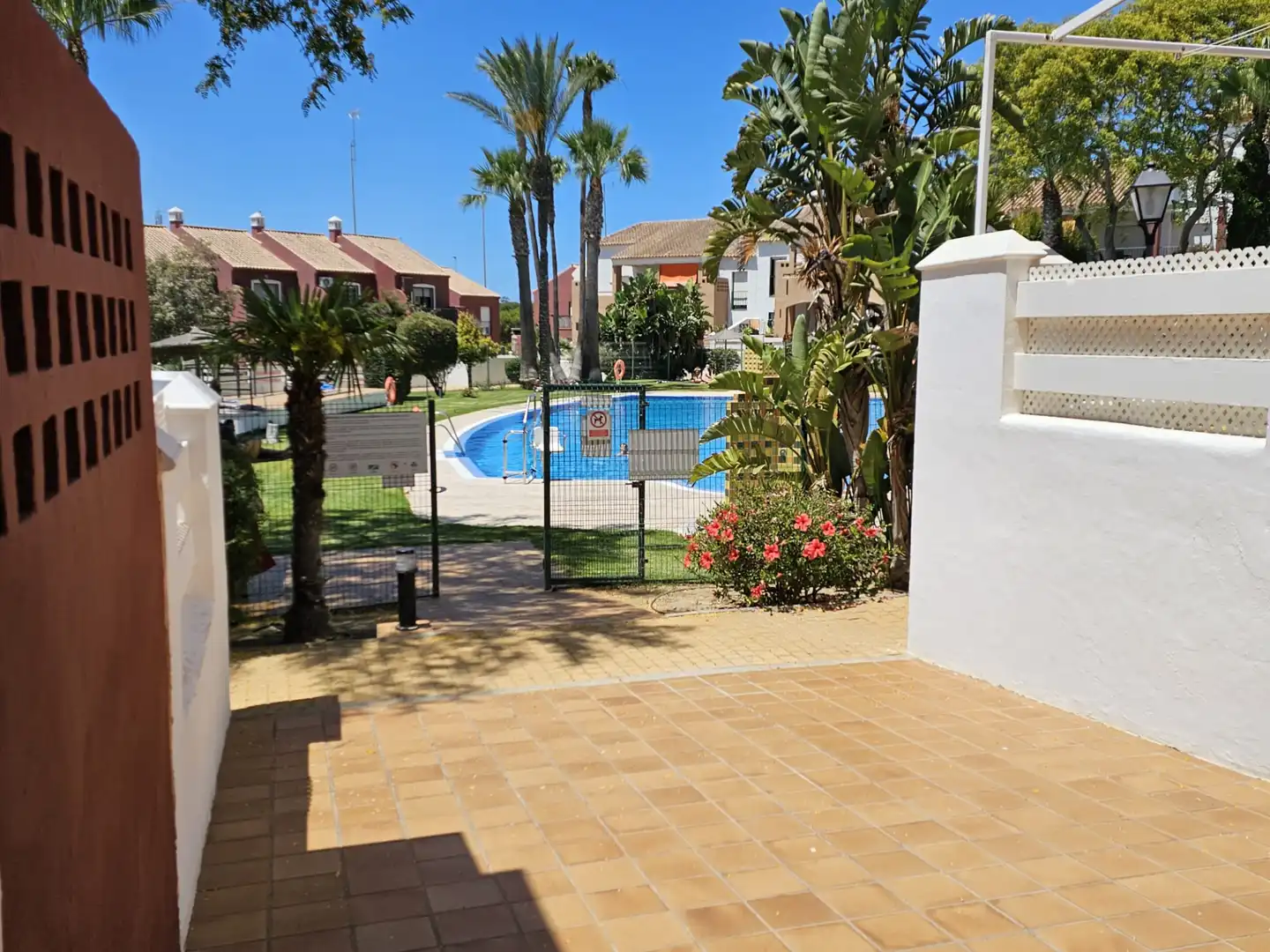 Piscina de Apartamento de alquiler en Chiclana de la Frontera con Aire acondicionado, Amueblado y Horno