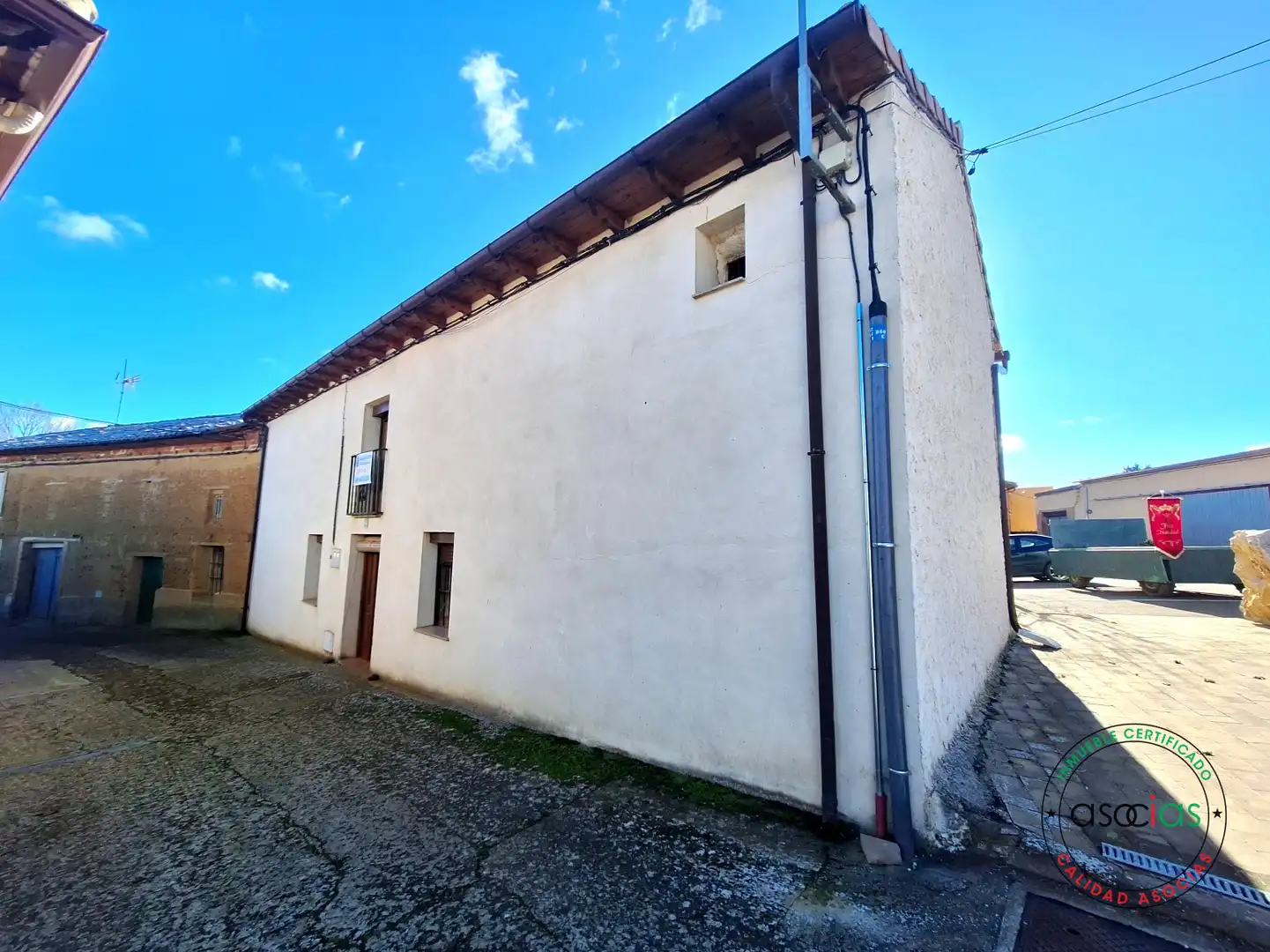 Vista exterior de Casa o xalet en venda en Vallecillo amb Jardí privat