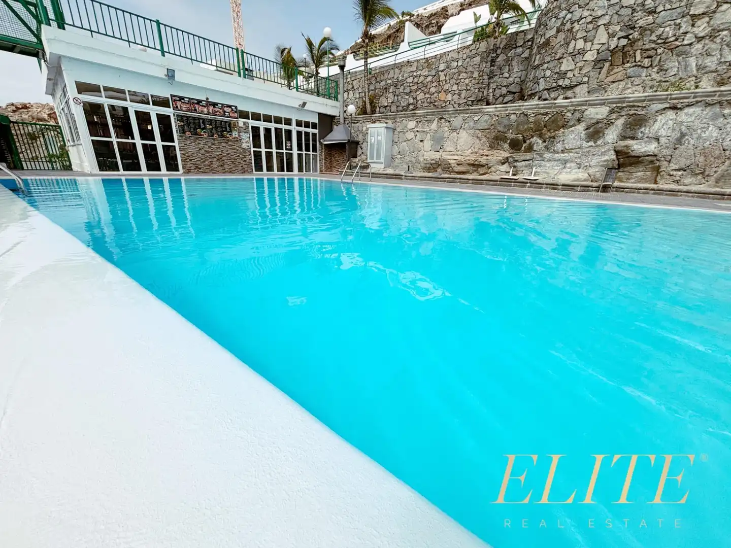 Piscina de Apartament en venda en Mogán amb Aire condicionat, Jardí privat i Terrassa