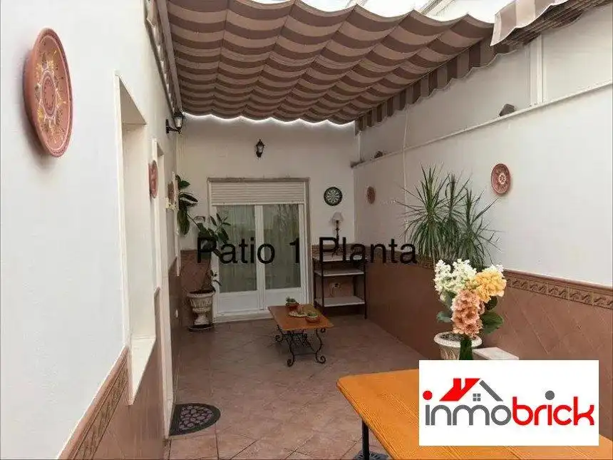Casa in vendita a Cabra