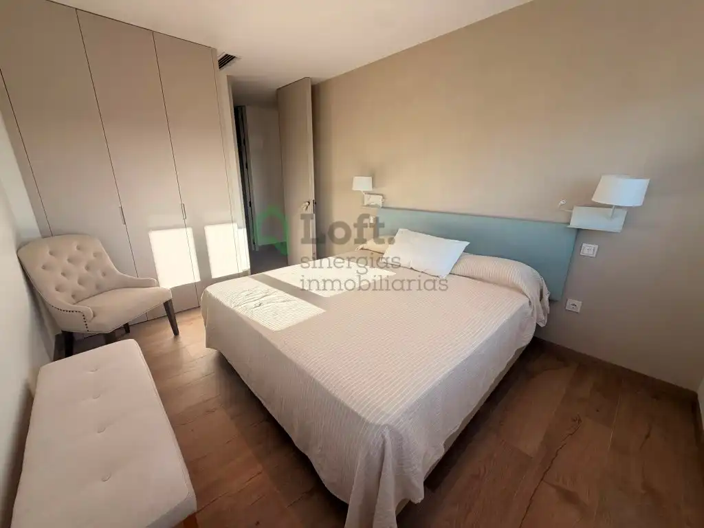 Dormitori de Casa o xalet en venda en Badajoz amb Terrassa, Piscina i Domòtica