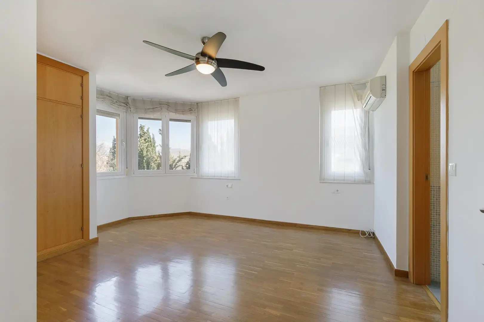 Habitación de Casa o chalet en venta en La Zubia con Calefacción, Jardín privado y Terraza