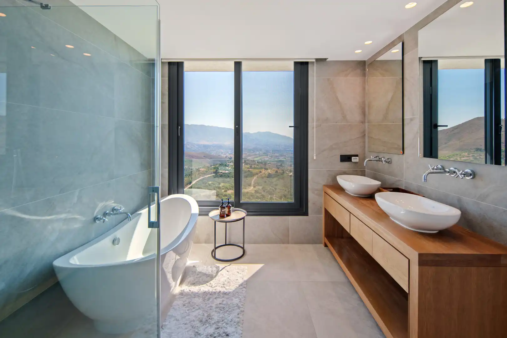 Bathroom of Houses for sale in Marbella  with Air Conditioner, Private garden and Terrace