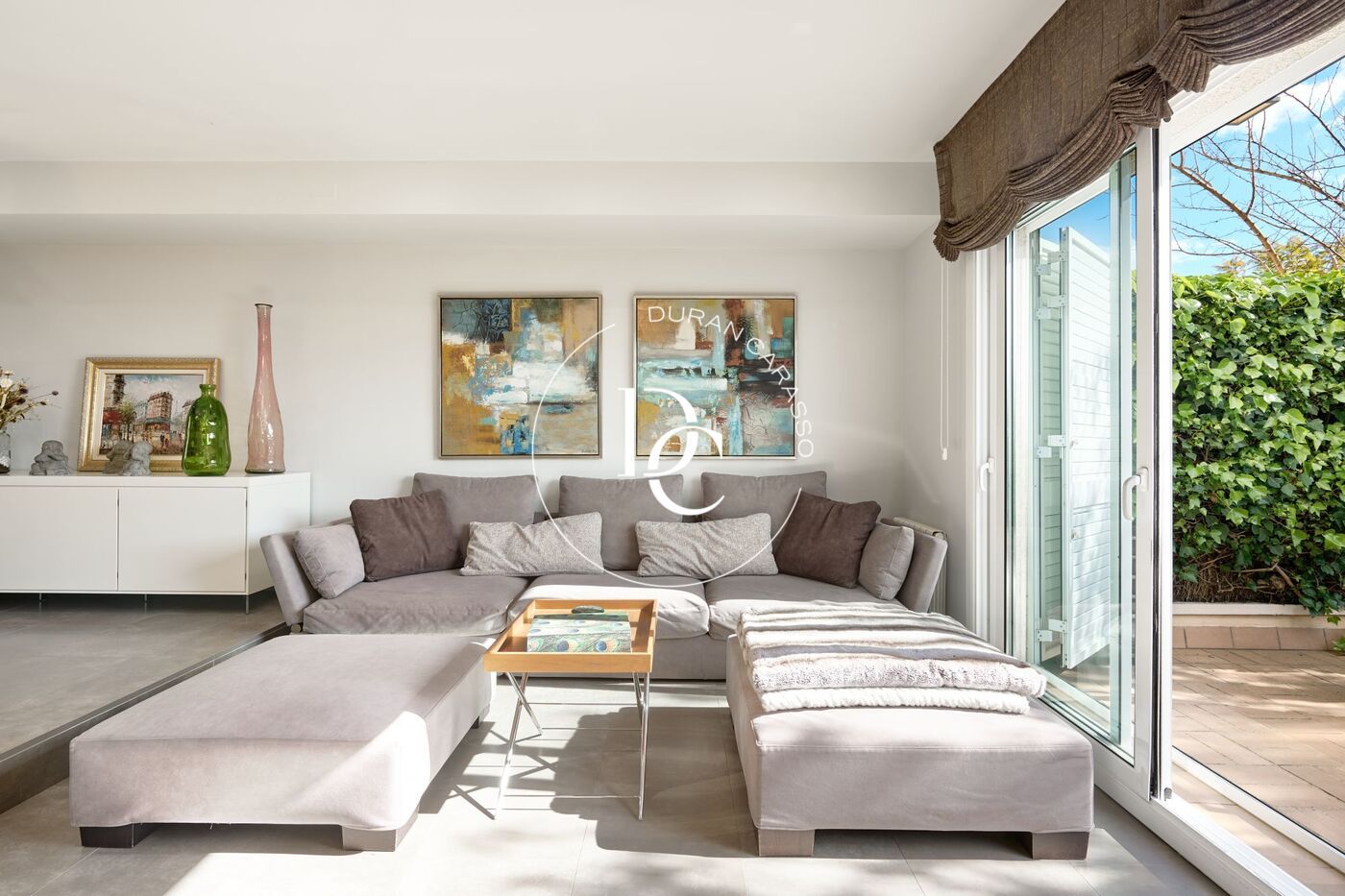 Sala d'estar de Casa o xalet en venda en Sant Pere de Ribes amb Aire condicionat, Calefacció i Jardí privat