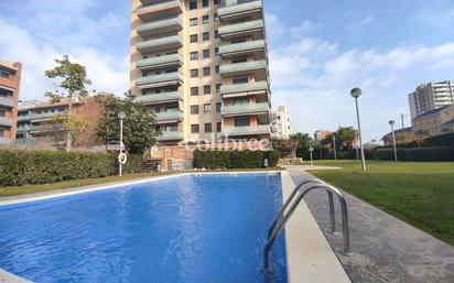 Swimming pool of Flat for sale in Badalona  with Air Conditioner, Terrace and Swimming Pool