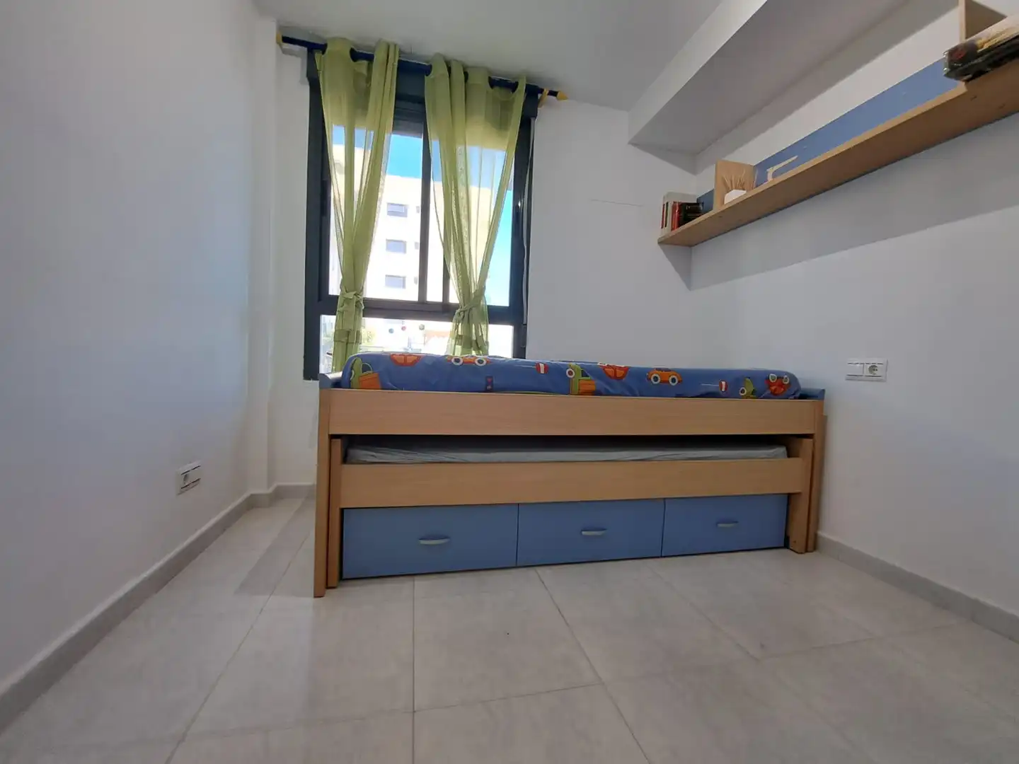 Dormitori de Apartament en venda en Moncofa amb Aire condicionat, Terrassa i Moblat