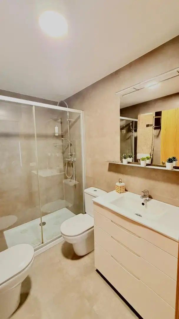 Baño de Piso en venta en Vitoria - Gasteiz con Calefacción, Trastero y Amueblado
