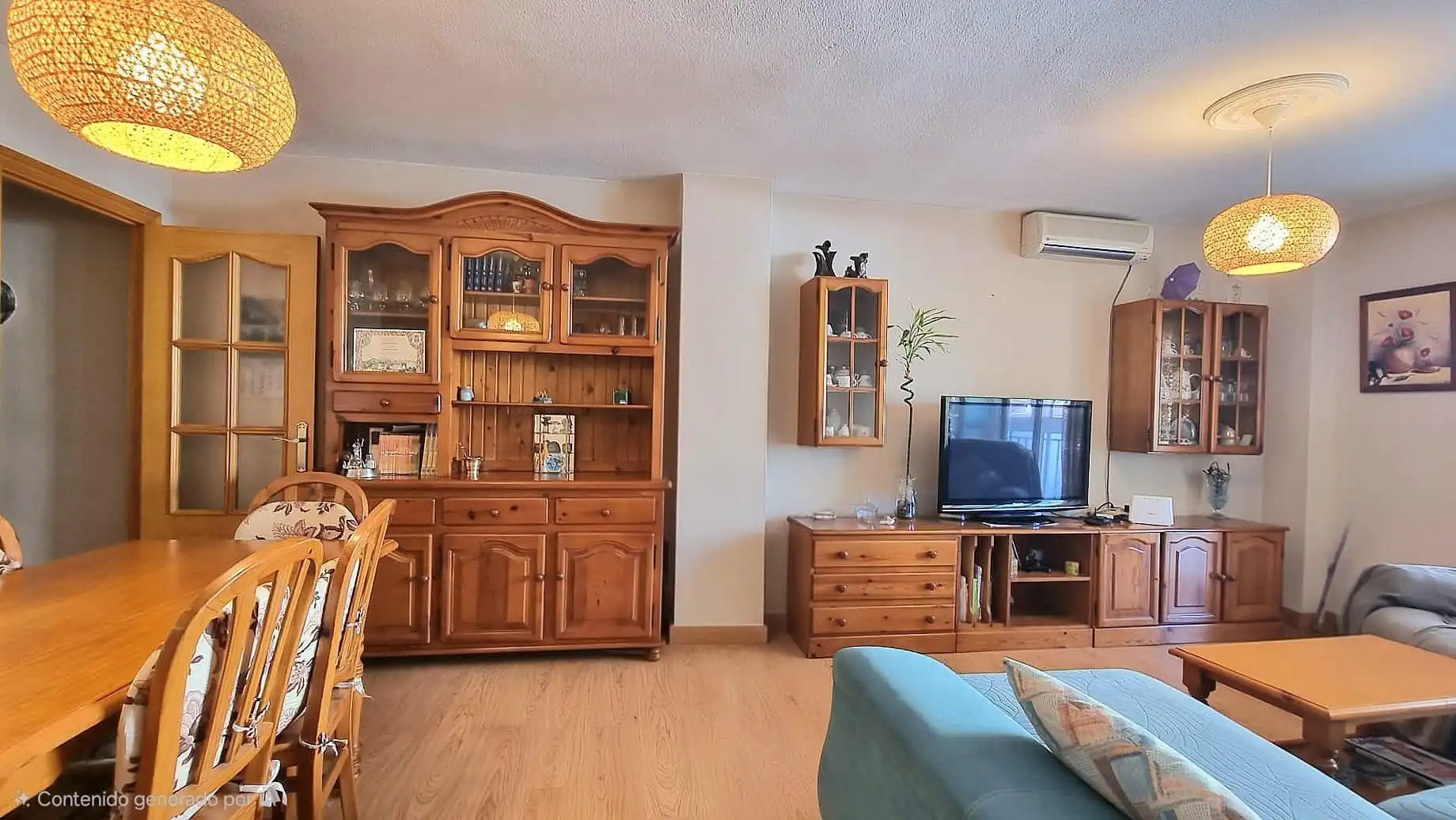 Sala d'estar de Pis en venda en Benalmádena amb Aire condicionat, Terrassa i Moblat