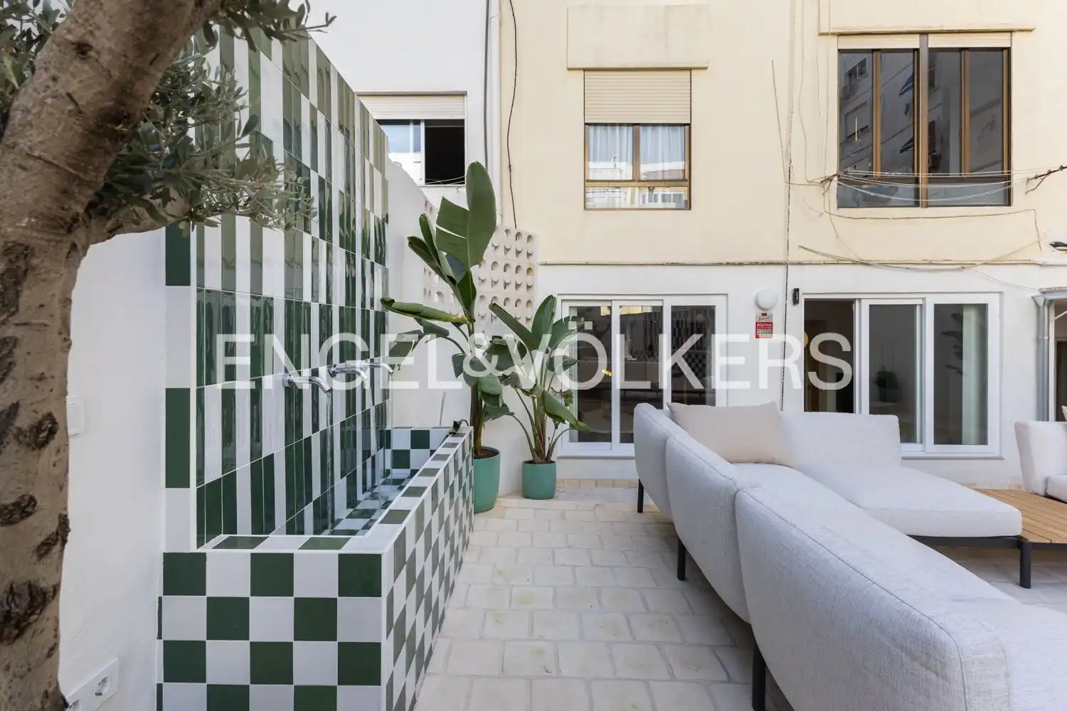 Terraza de Piso en venta en Valencia con Aire acondicionado, Calefacción y Jardín privado