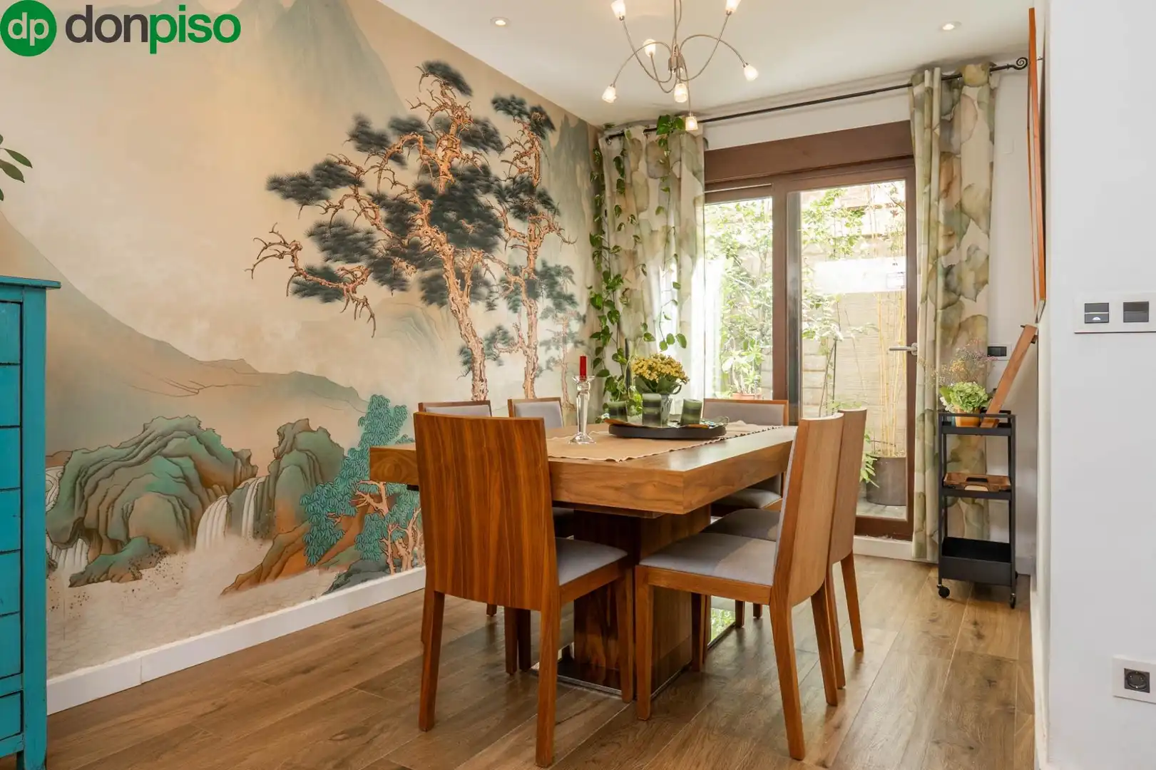 Esszimmer von Einfamilien-Reihenhaus zum Verkauf in Granada mit Klimaanlage und Terrasse