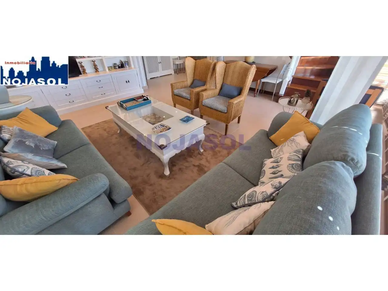 Sala de estar de Piso de alquiler en Noja con Calefacción, Parquet y Amueblado