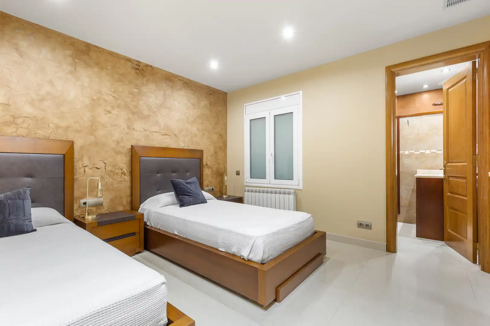 Bedroom of Flat for sale in Barcelona  with Air Conditioner, Heating and Terrace