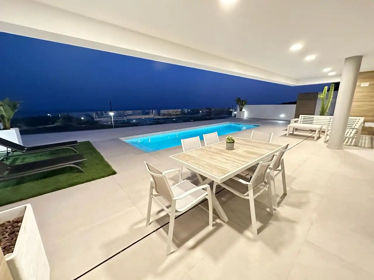 Terrassa de Casa o xalet en venda en Torrox amb Aire condicionat, Calefacció i Jardí privat