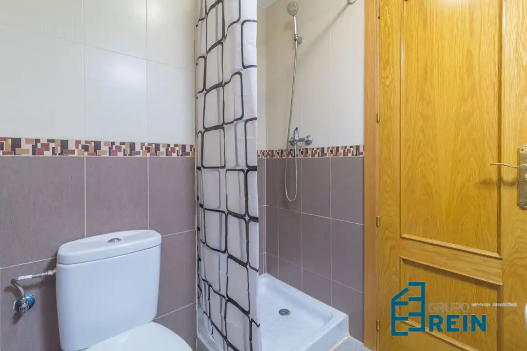 Baño de Piso de alquiler en Magán con Calefacción, Piscina y Balcón