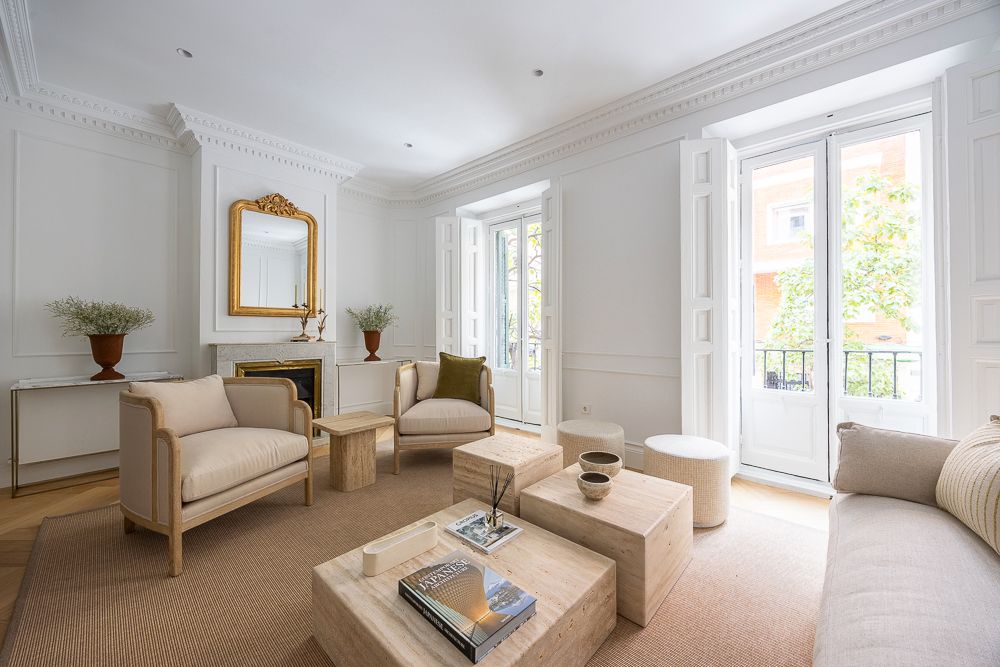 Living room of Flat for sale in  Madrid Capital  with Air Conditioner, Heating and Parquet flooring