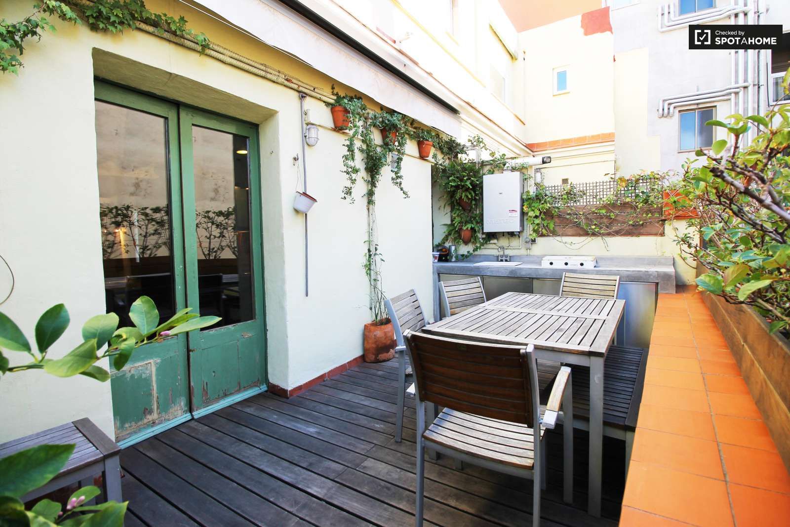 Apartament per a compartir a El Raval