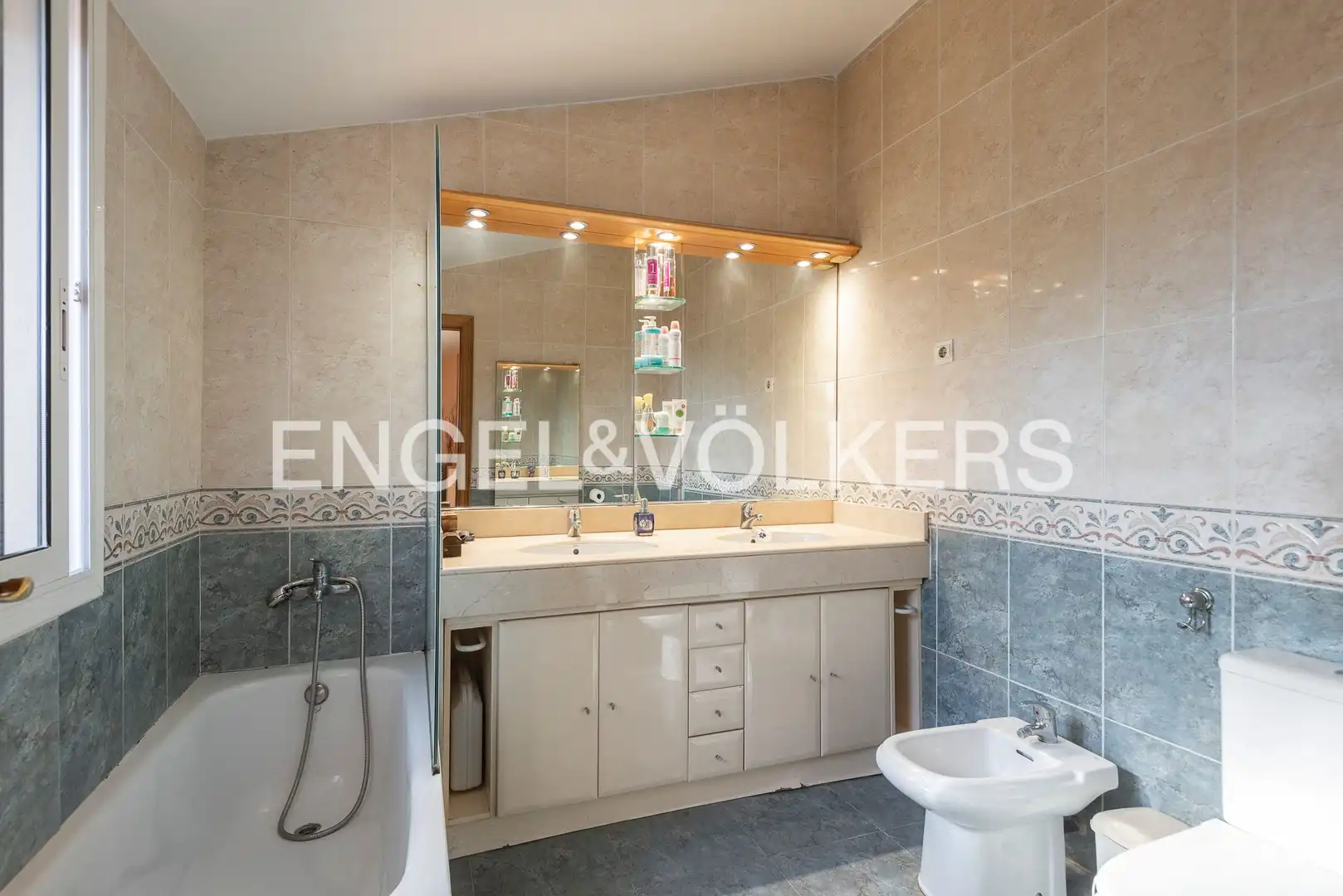 Baño de Ático en venta en Sant Joan Despí con Aire acondicionado, Calefacción y Parquet