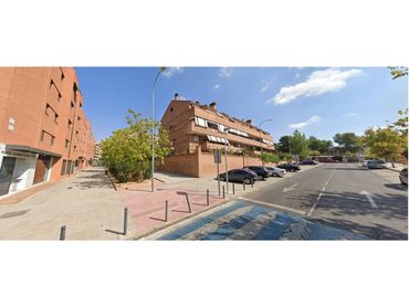 Locale commerciale in vendita a Calle Agen 2