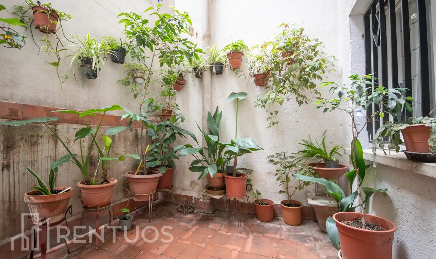 Terrassa de Planta baixa en venda en Barcelona amb Calefacció i Moblat